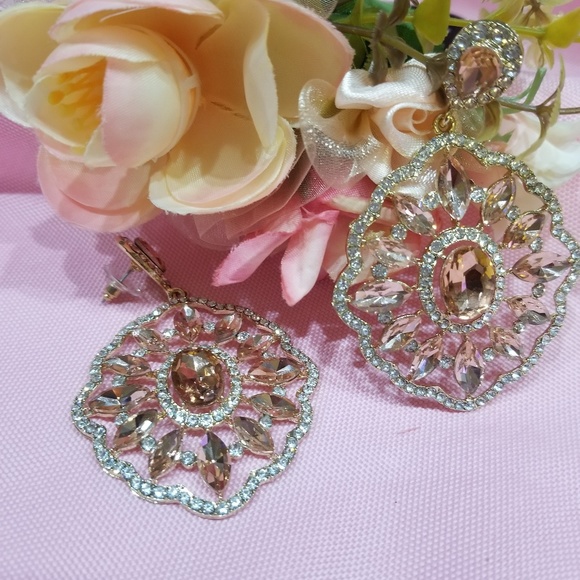 Champagne crystal chandelier earrings - Picture 5 of 8